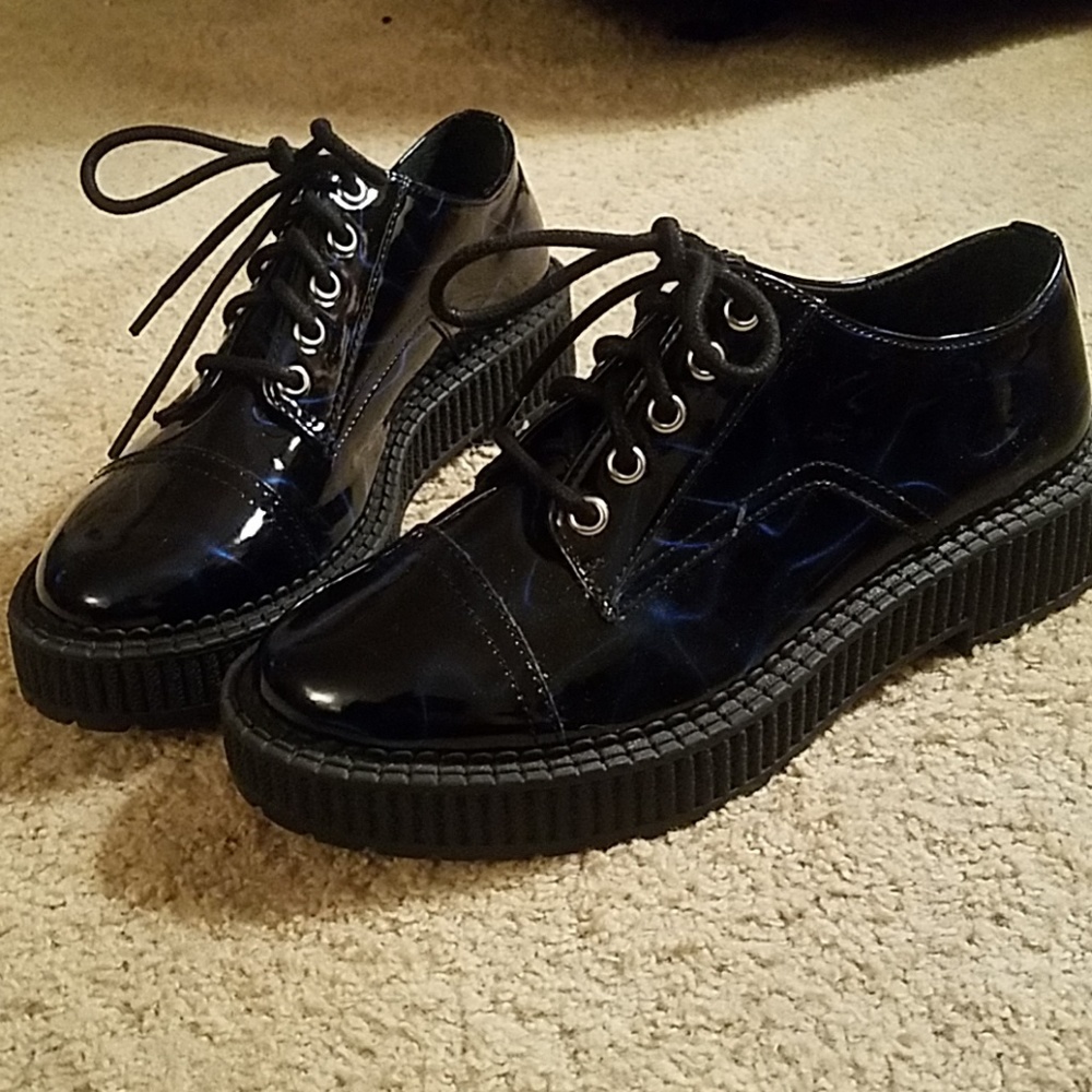 Katy Perry black and blue creepers